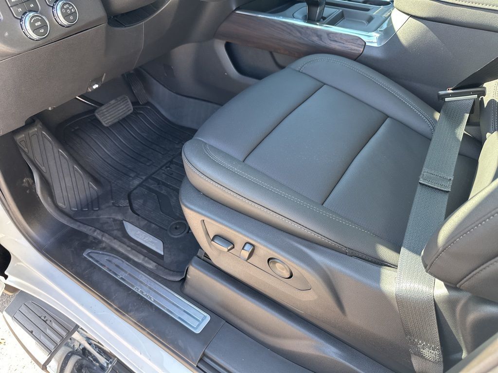 New 2026 White GMC SLT image 28