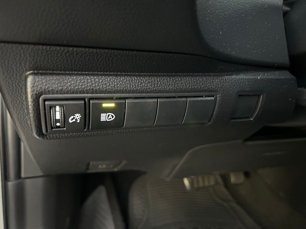 Thumbnail: 2023 Toyota Corolla - 17