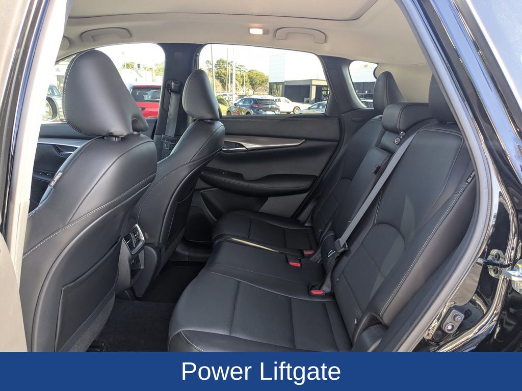2023 INFINITI QX50 LUXE