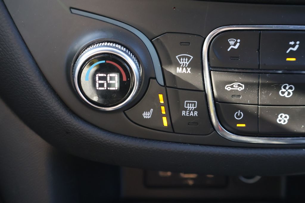 2021 Chevrolet Equinox LT 25