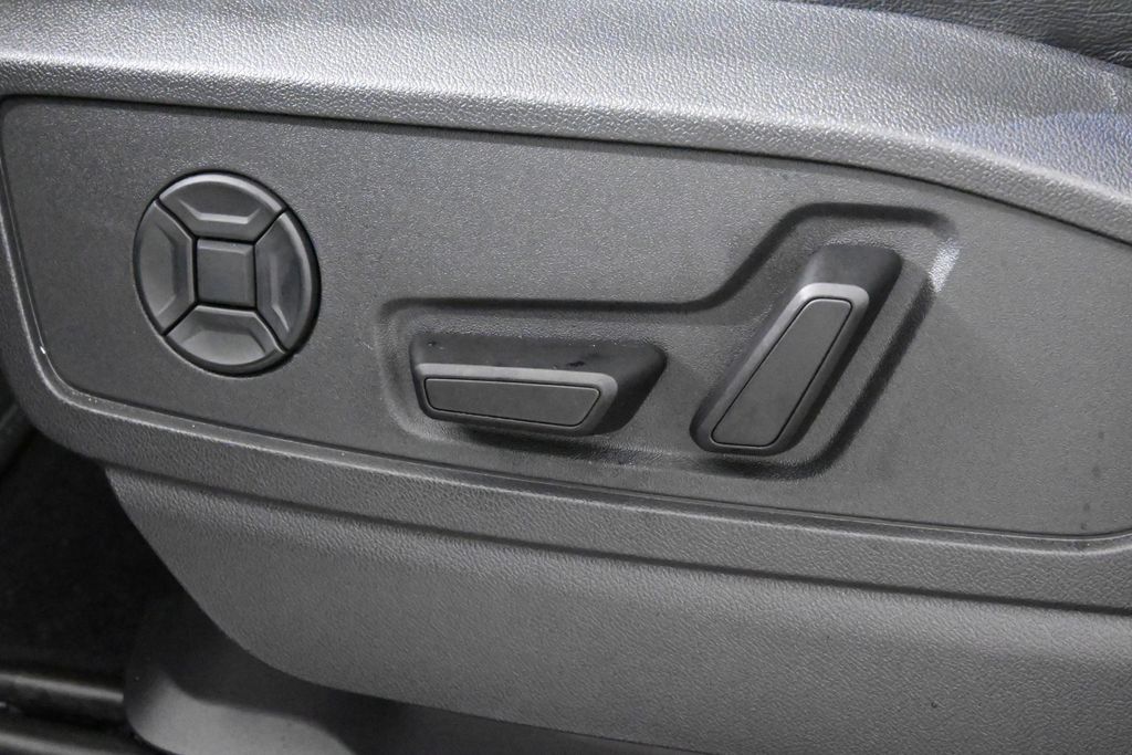 Thumbnail: 2025 Audi SQ5 - 29