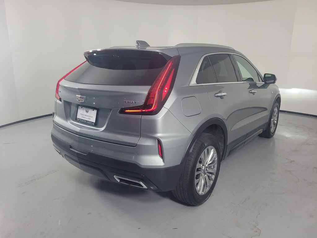2025 Cadillac XT4 Premium Luxury - 3