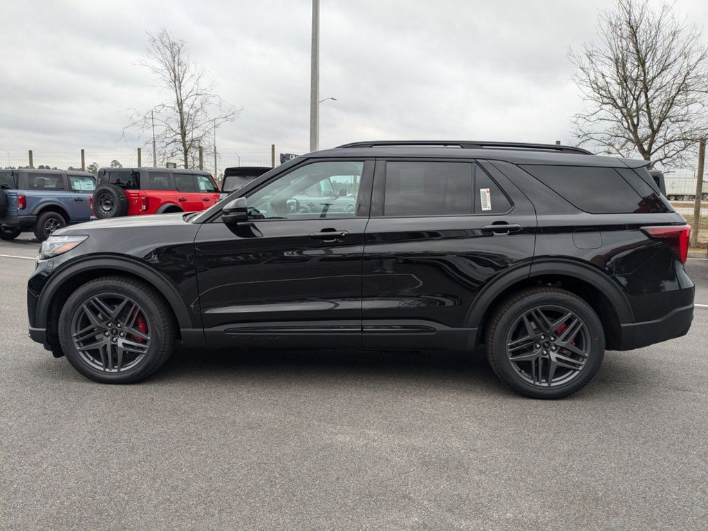 2025 Ford Explorer ST