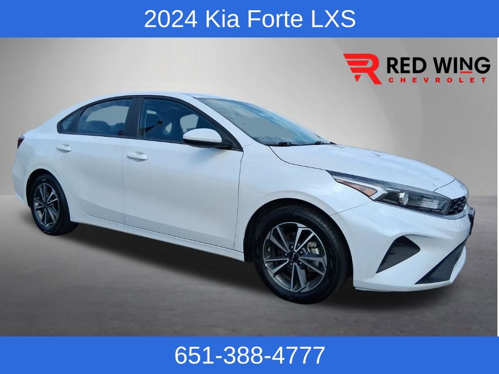Snow White Pearl 2024 Kia Forte Sedan Front-Wheel Drive Continuously Variable Transmission