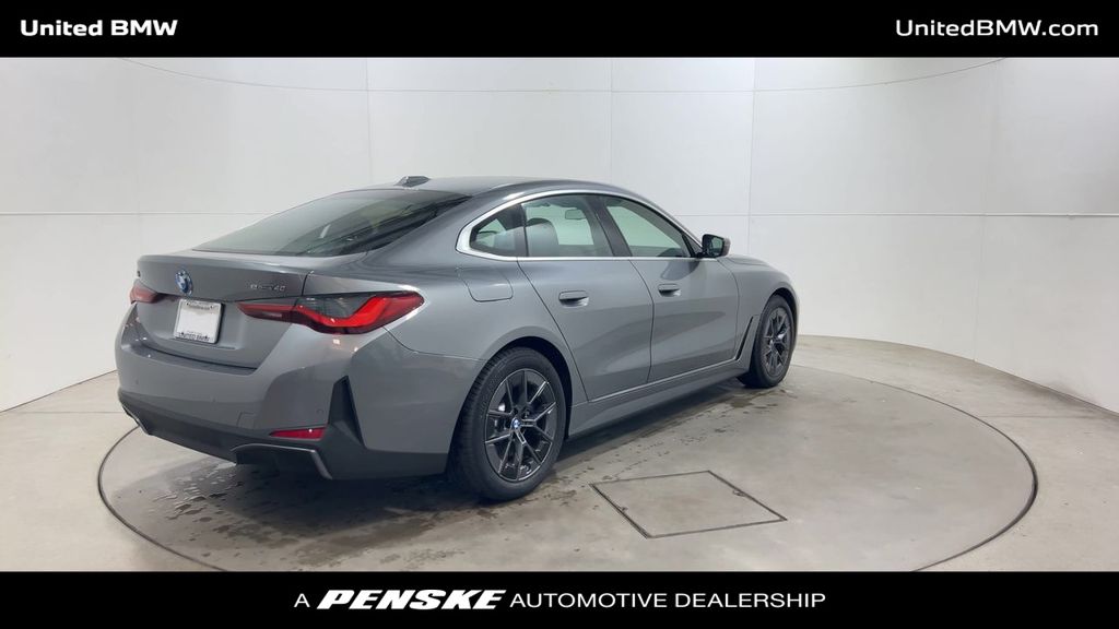 2025 BMW i4 eDrive40 8