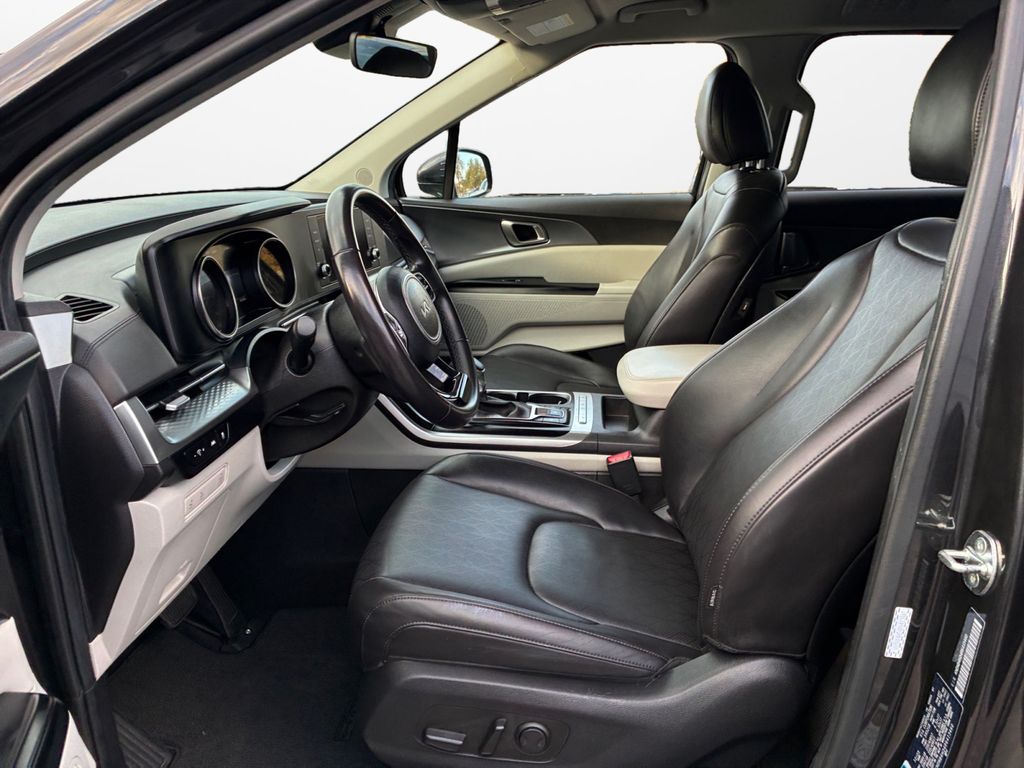 Used Car 2024 Kia Carnival  Lx For Sale Under $30,000 In Austin, Texas