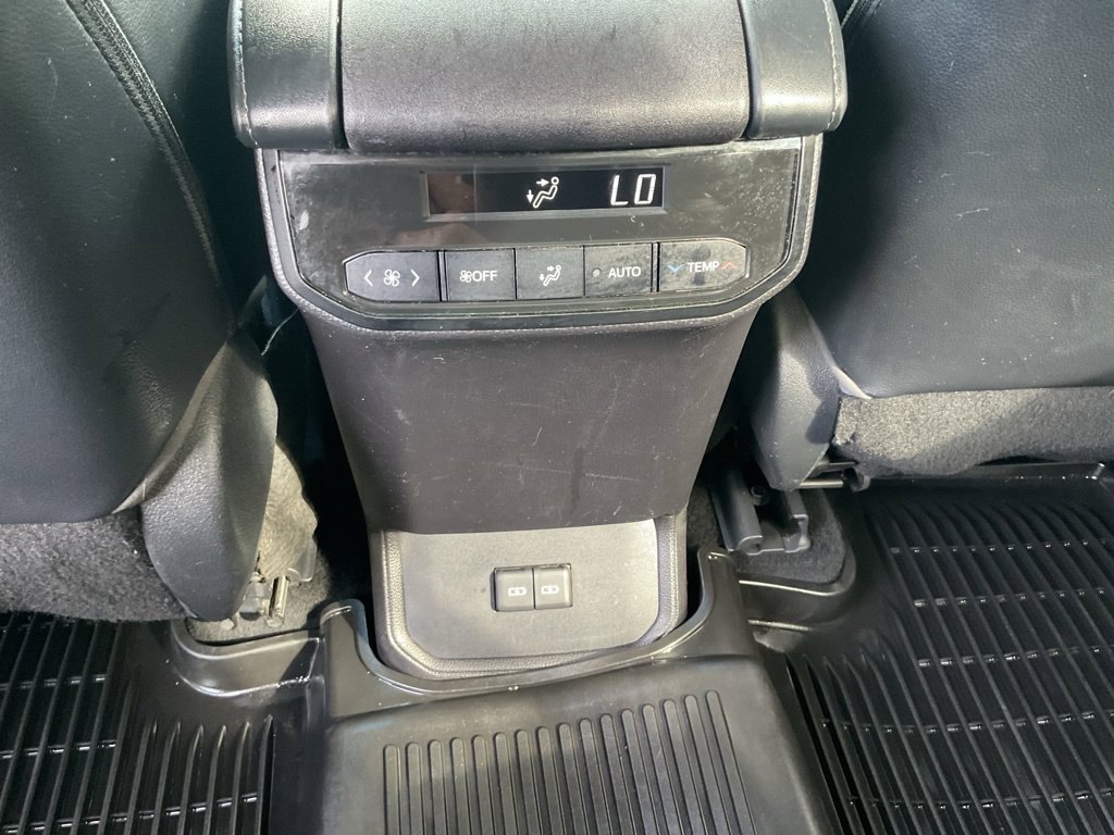 Used 2023 Toyota Highlander Hybrid SUV