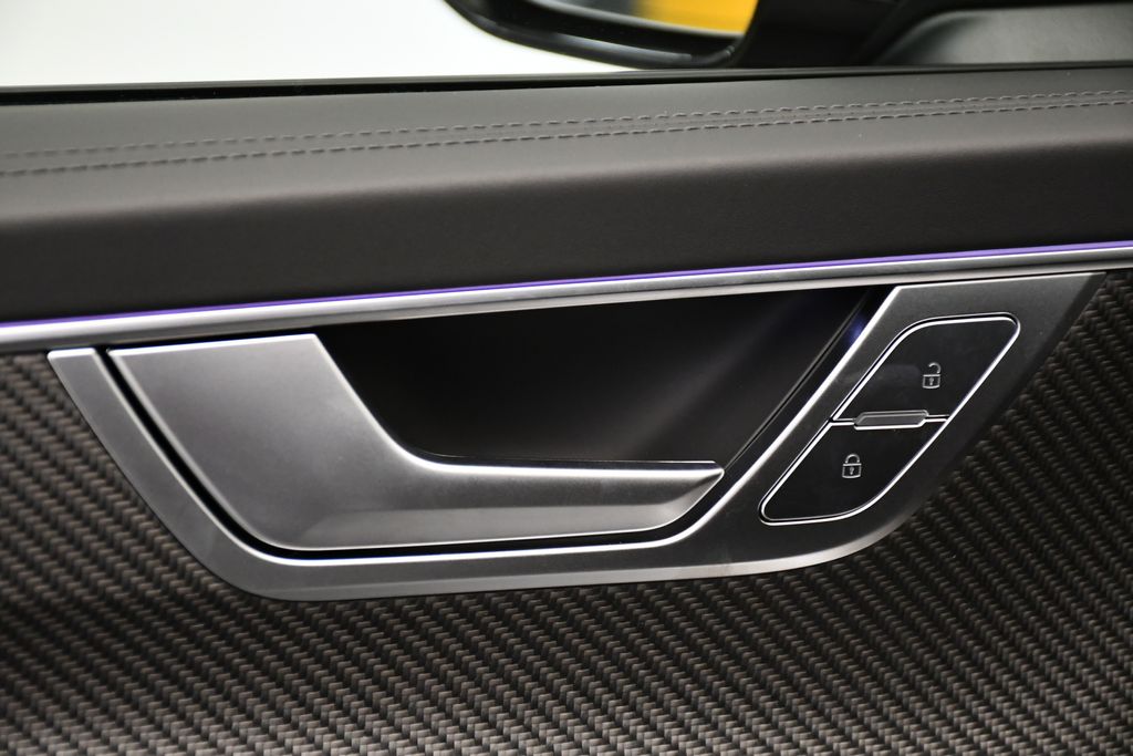 Thumbnail: 2026 Audi RS 6 - 32