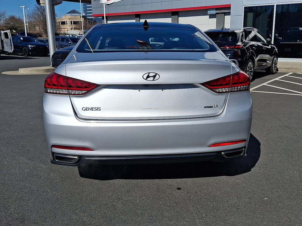 Thumbnail: 2015 Hyundai Genesis - 5