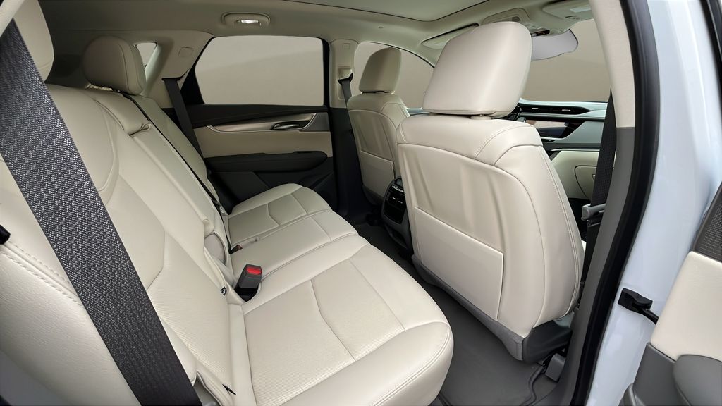 used 2023 Cadillac XT5 car, priced at $31,450