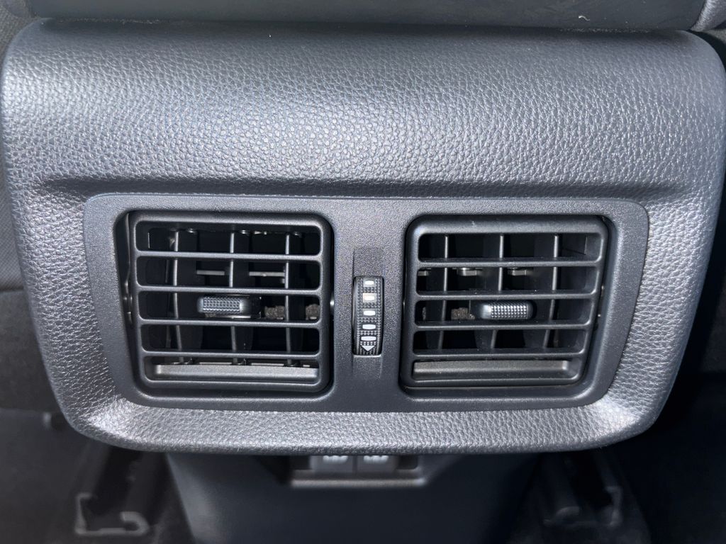 Thumbnail: 2024 Toyota Venza - 19