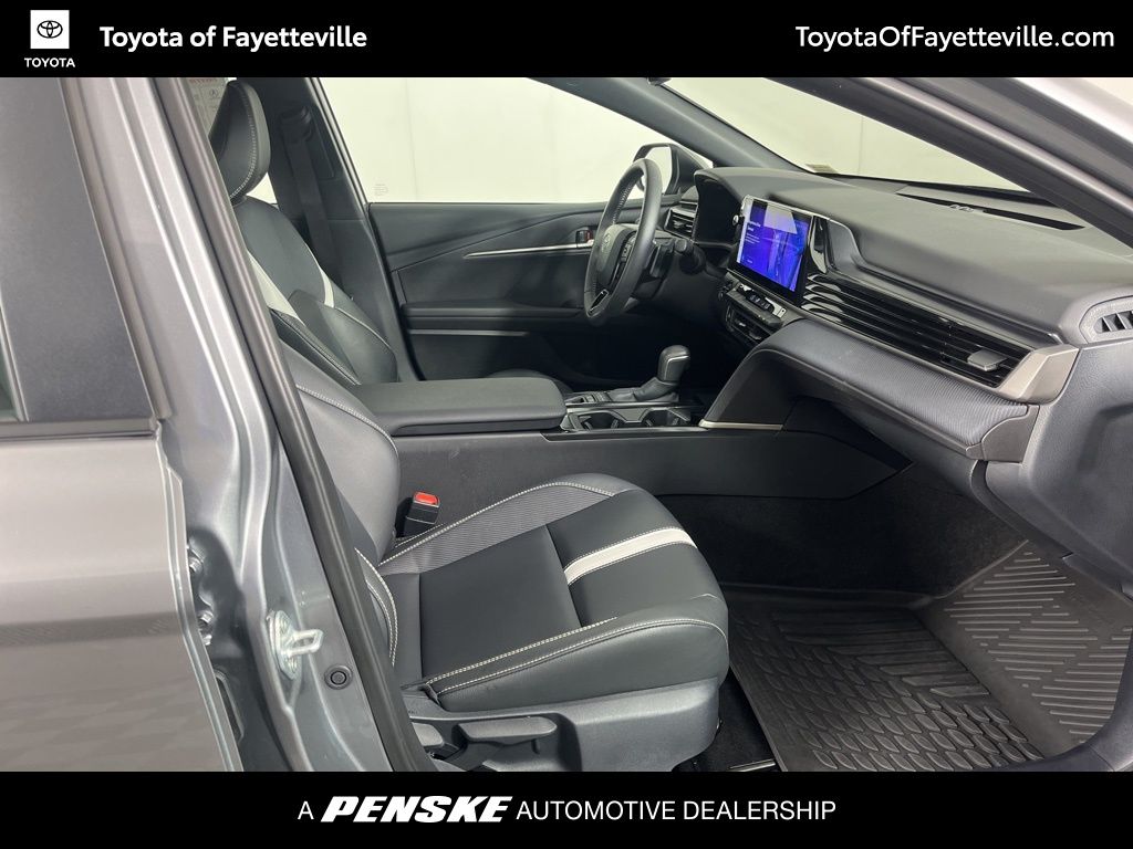 2025 Toyota Camry SE 7