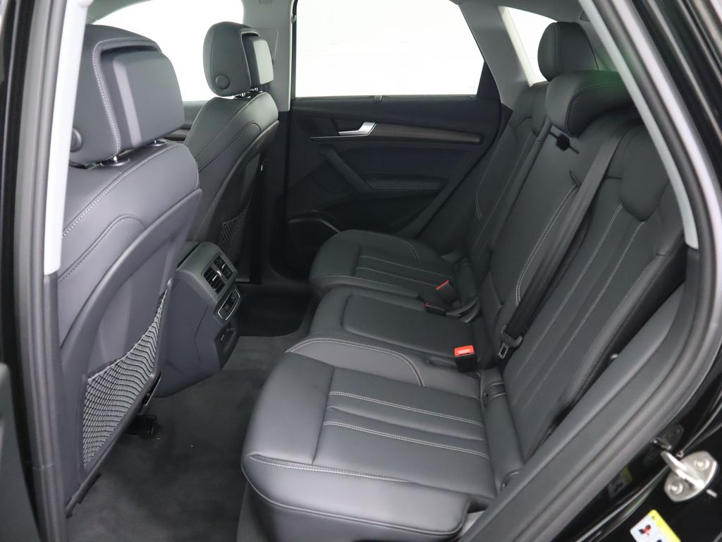 2025 Audi Q5  23