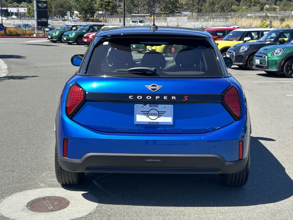Thumbnail: 2025 MINI Cooper Hardtop - 4