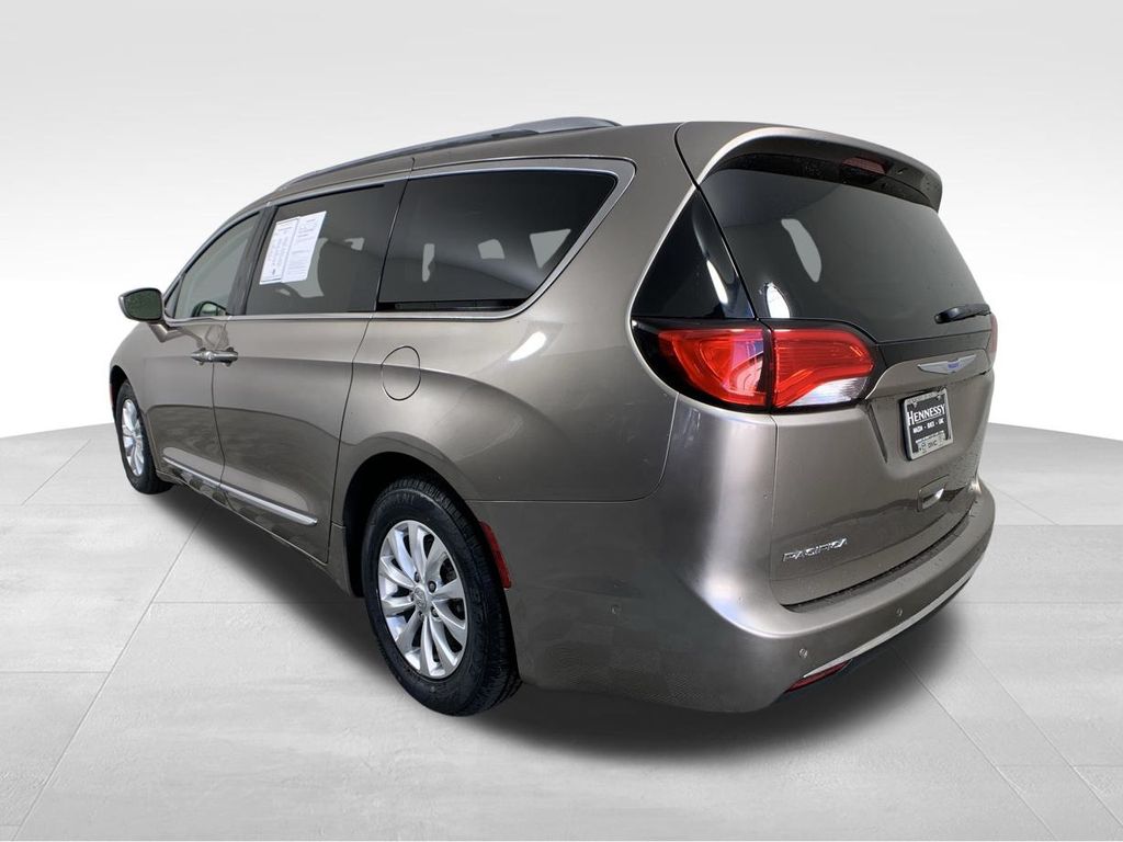 2018 Chrysler Pacifica Touring L 3