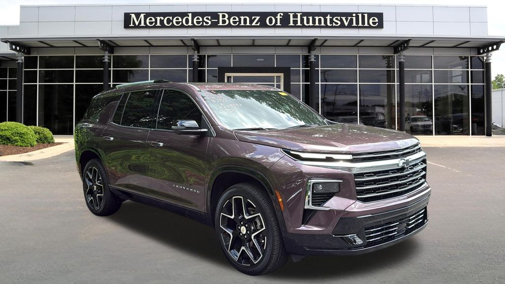Stardust Metallic 2025 Chevrolet Traverse SUV / Crossover Front-Wheel Drive 8-Speed Automatic