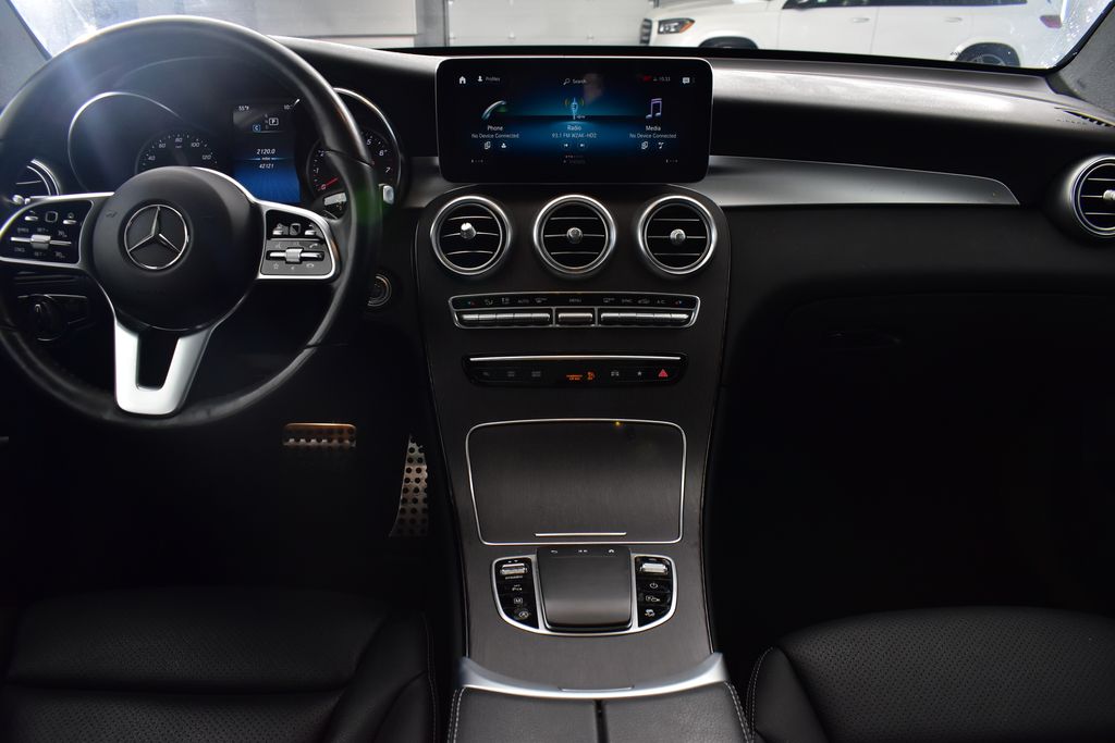 2022 Mercedes-Benz GLC 300 24