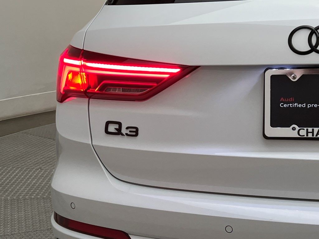 Thumbnail: 2023 Audi Q3 - 9