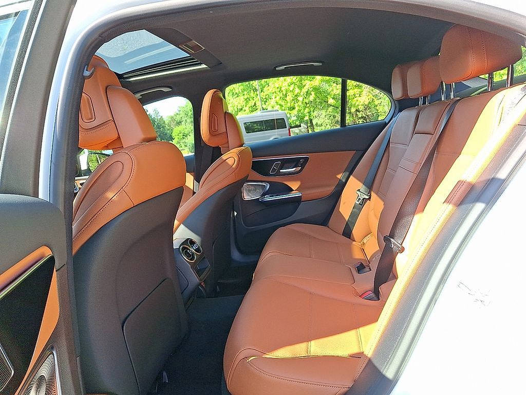 Thumbnail: 2025 Mercedes-Benz C-Class - 9