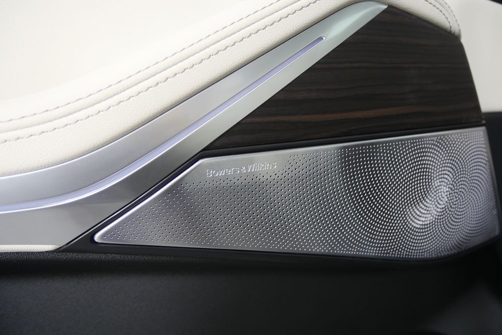 Thumbnail: 2026 BMW X5 - 10