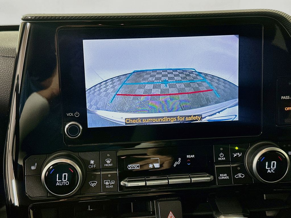 Thumbnail: 2024 Toyota Highlander - 14