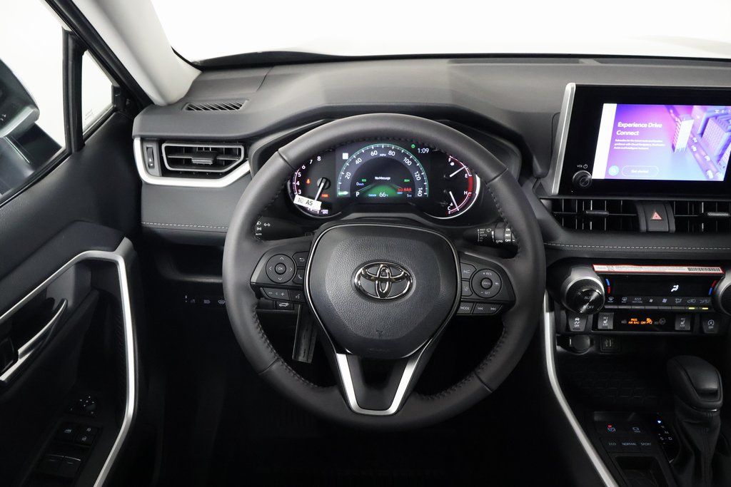 Thumbnail: 2025 Toyota RAV4 - 3