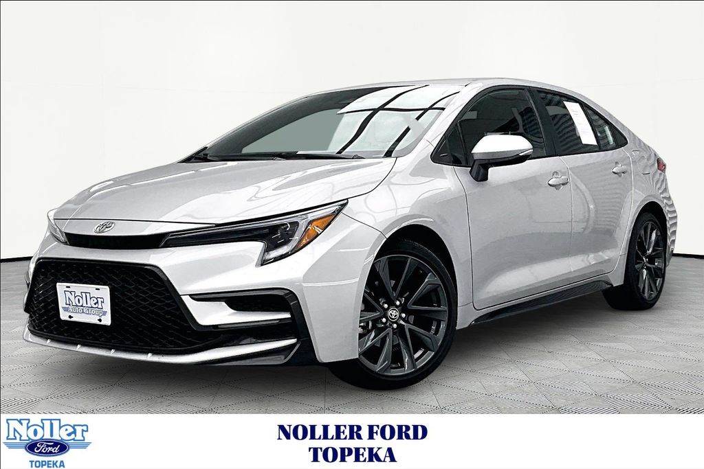 2025 Toyota Corolla SE FWD