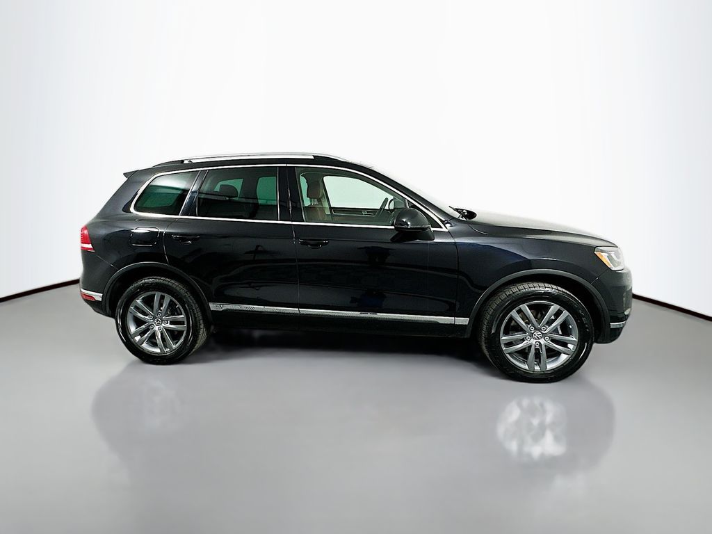 Thumbnail: 2015 Volkswagen Touareg - 4