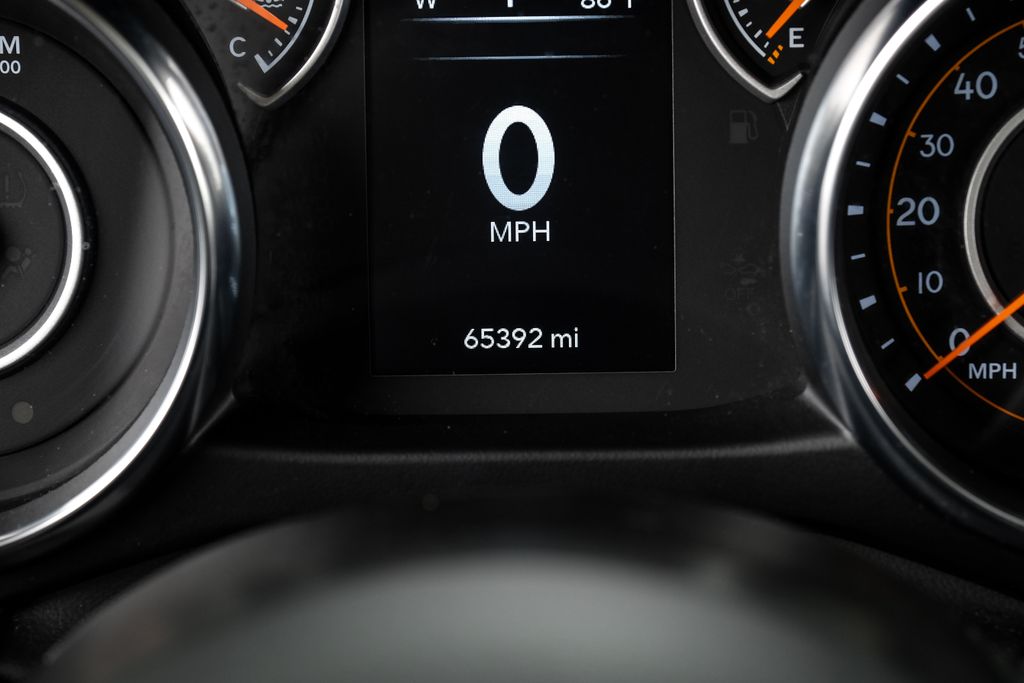 used 2022 Jeep Gladiator car, priced at $28,382