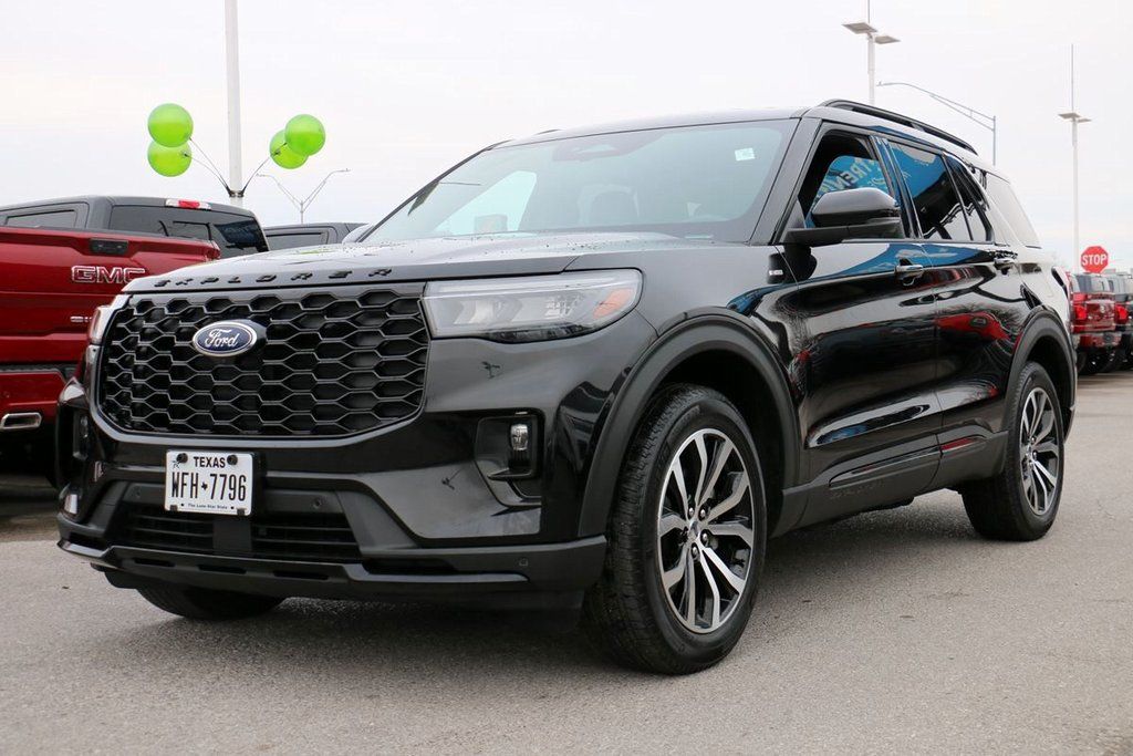 2025 Ford Explorer ST-Line AWD