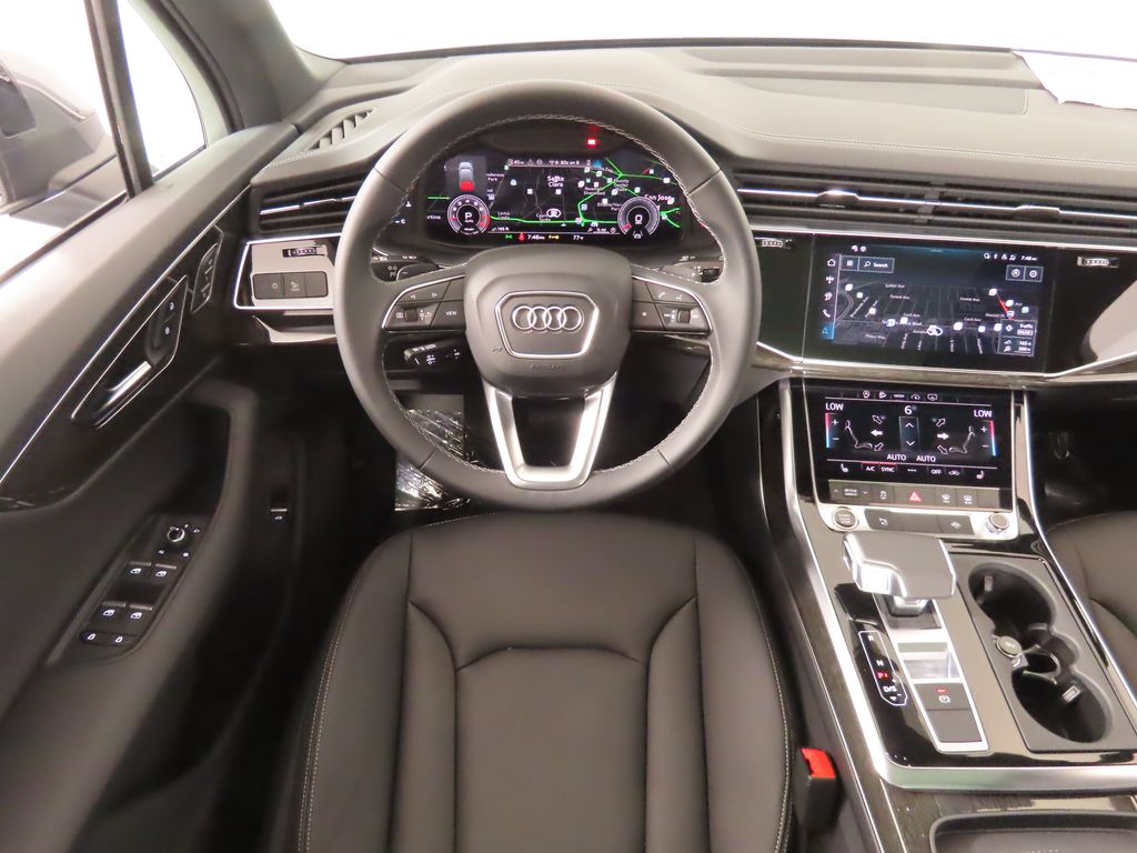 2025 Audi Q7  11