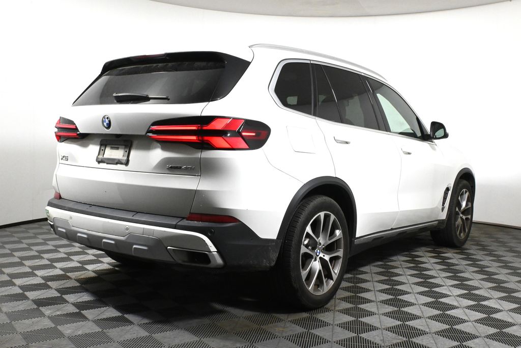 Thumbnail: 2024 BMW X5 - 6