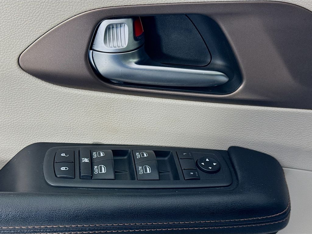 Used Car 2019 Chrysler Pacifica  Touring L Plus For Sale Under $20,000 In Austin, Texas