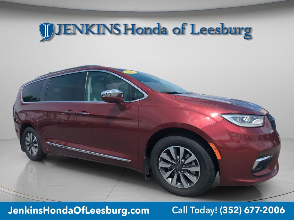 2021 Chrysler Pacifica Hybrid Limited FWD
