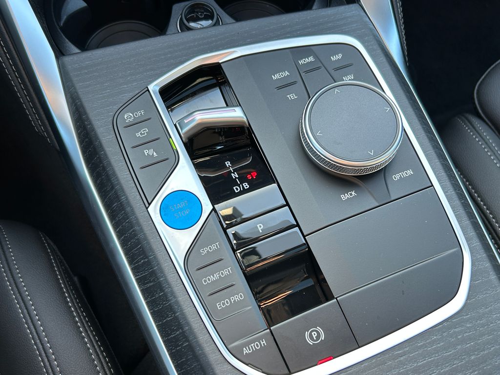 Thumbnail: 2025 BMW i4 - 28