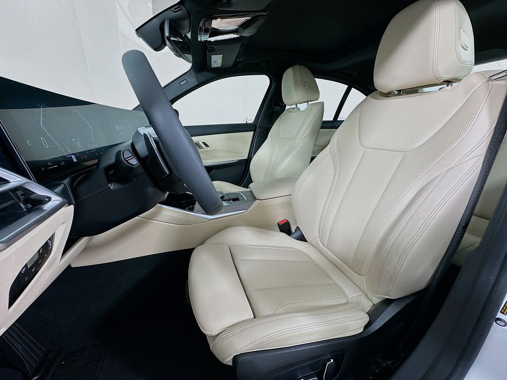 Thumbnail: 2025 BMW 3 Series - 21