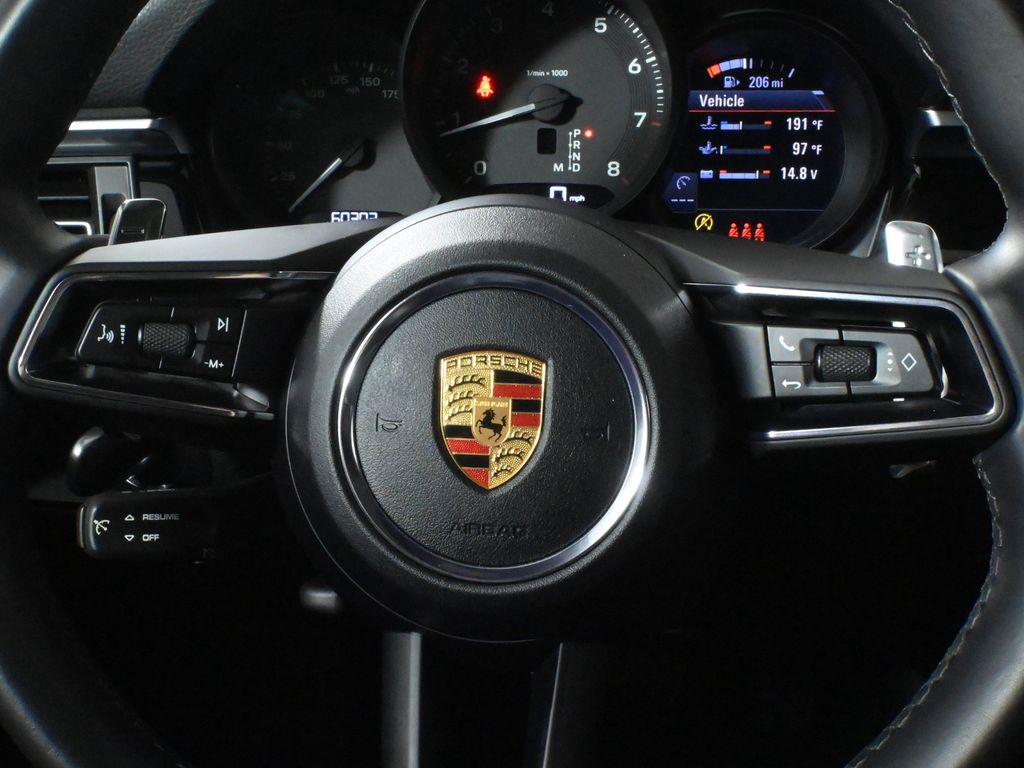 2022 Porsche Macan  21