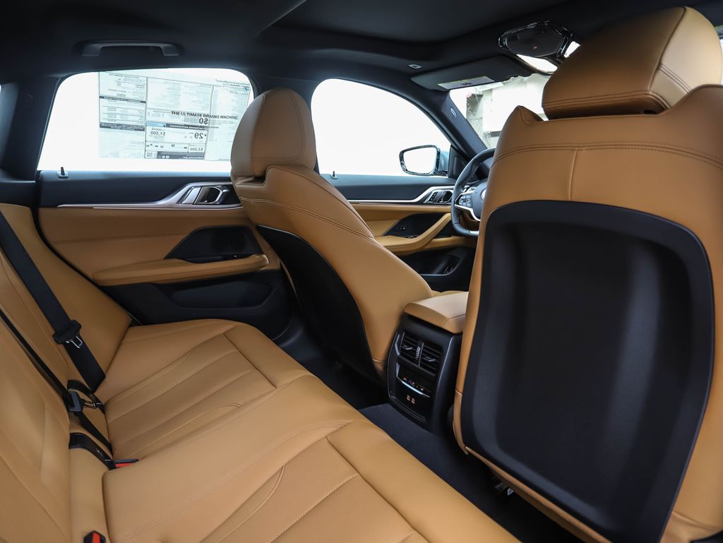 Thumbnail: 2025 BMW 4 Series - 25