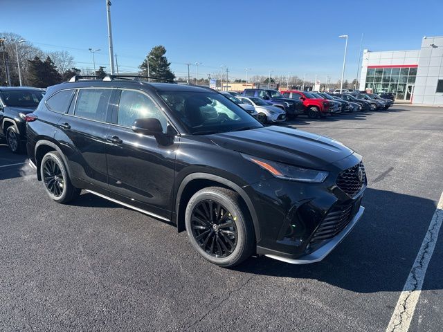 2026 Toyota Highlander XSE's photo