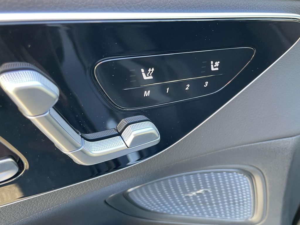 Thumbnail: 2025 Mercedes-Benz C-Class - 17