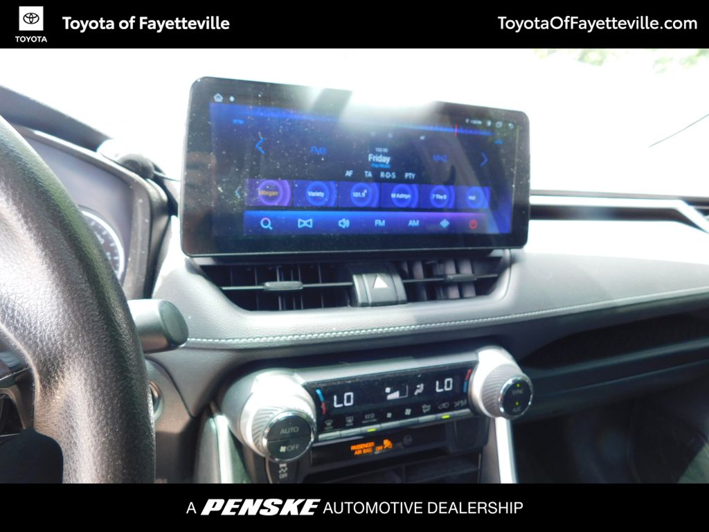 Thumbnail: 2019 Toyota RAV4 - 10
