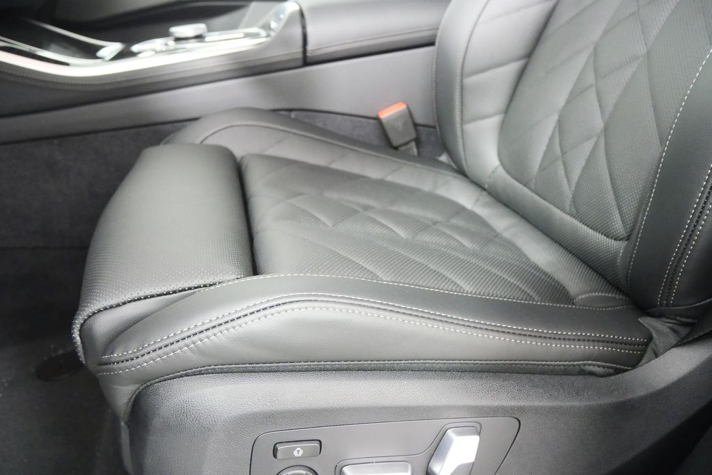 Thumbnail: 2026 BMW X5 - 10