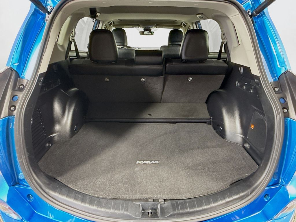 Thumbnail: 2018 Toyota RAV4 - 26