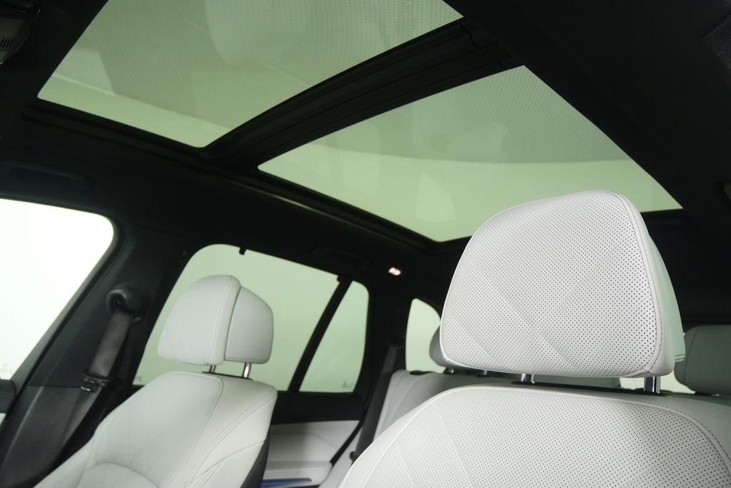 Thumbnail: 2023 BMW X5 - 12