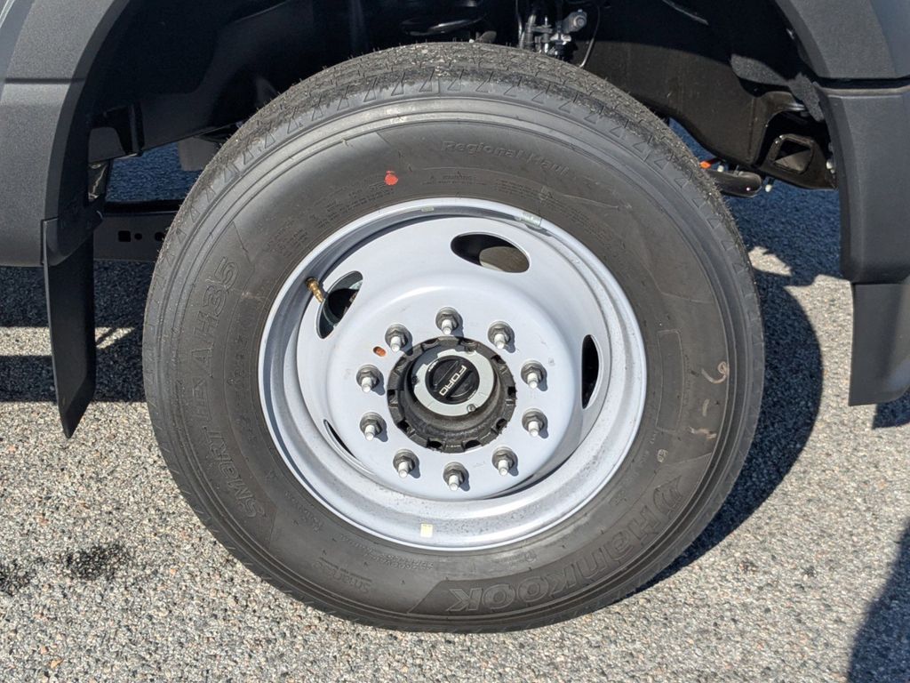 2025 Ford F-600 Chassis XL