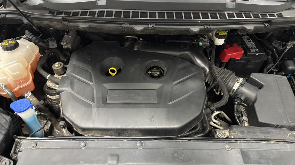 Used 2018 Shadow Black Ford SEL image 27