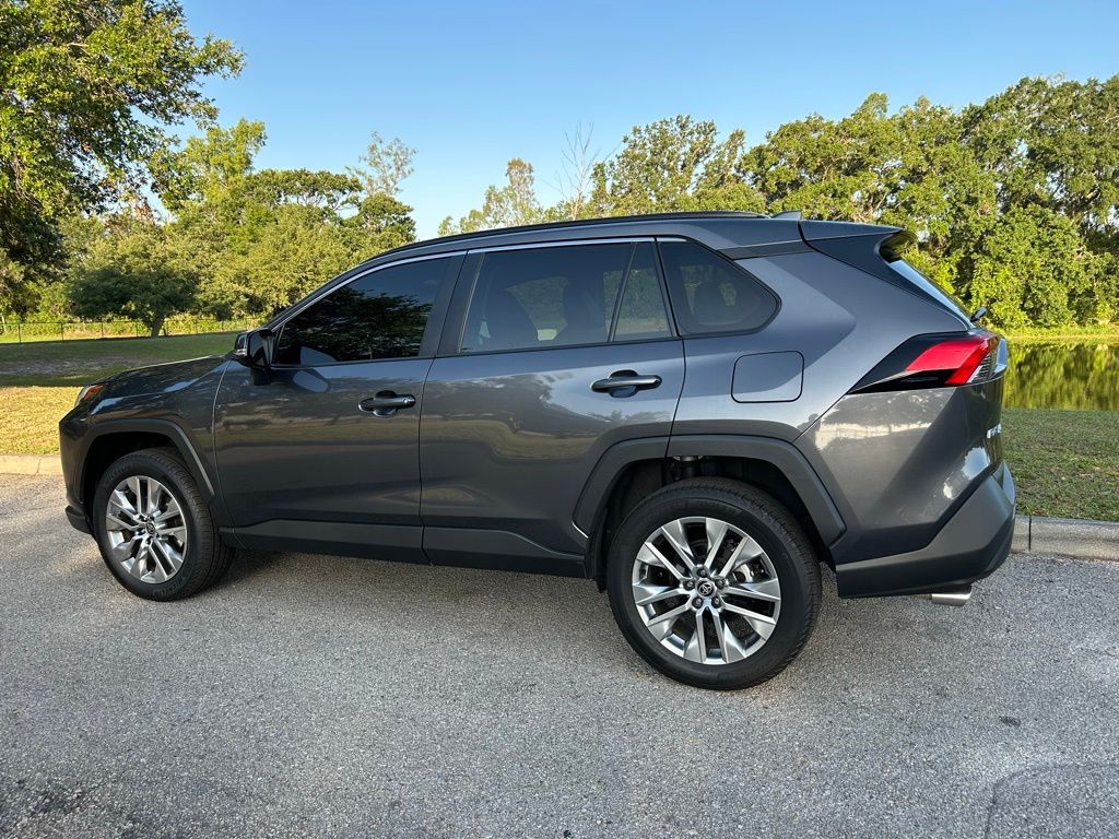 2024 Toyota RAV4 XLE Premium 3