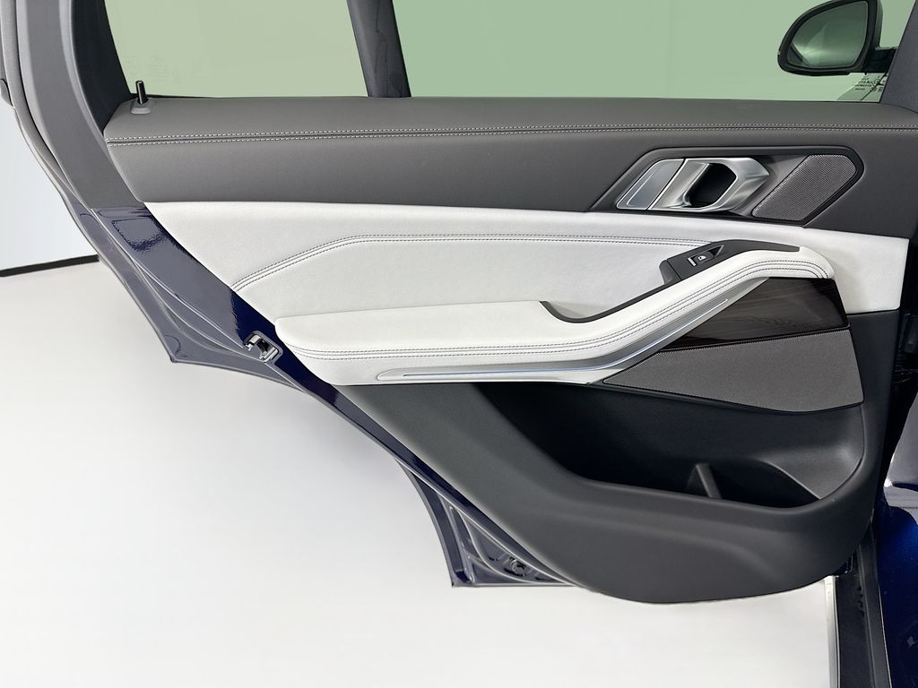 Thumbnail: 2026 BMW X5 - 25