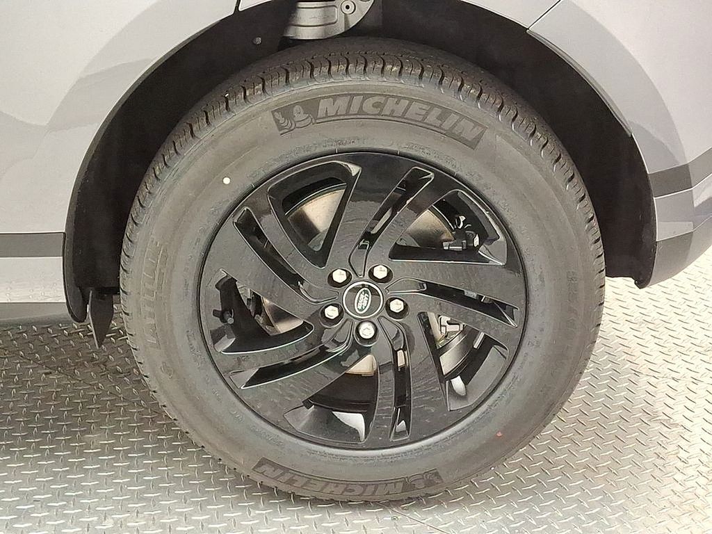 Thumbnail: 2026 Land Rover Range Rover Evoque - 5