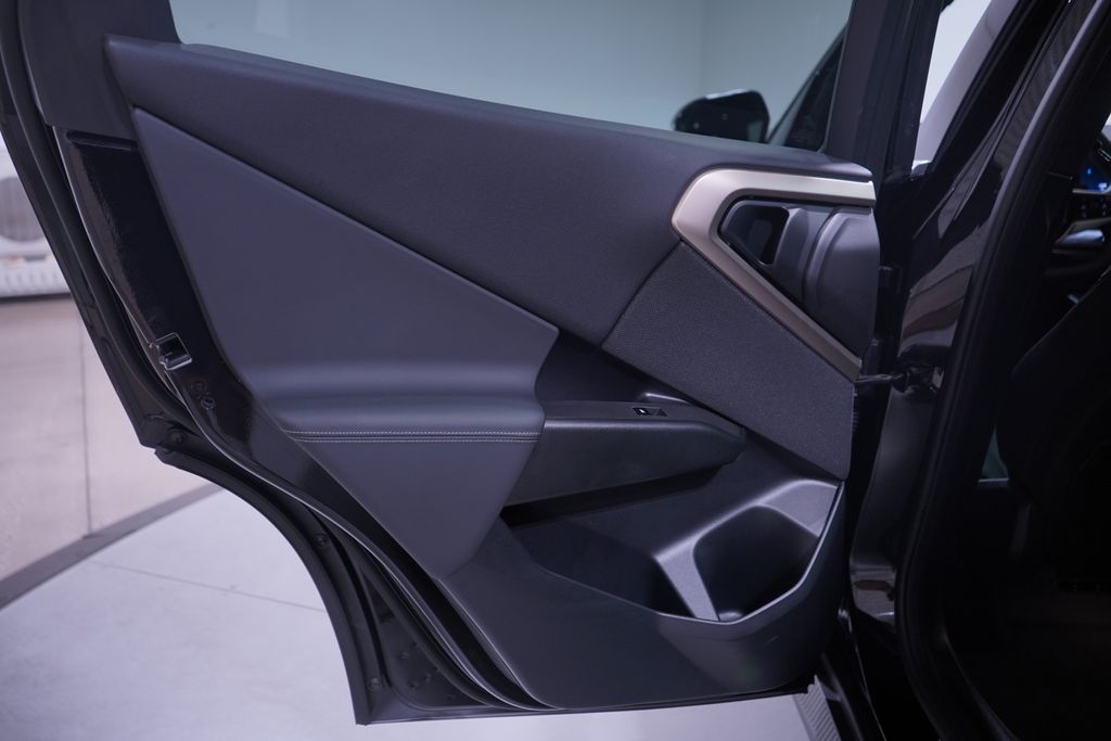 Thumbnail: 2025 BMW X3 - 15